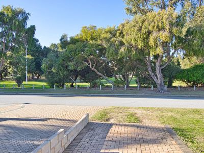 28 Round Hill Drive , Port Kennedy
