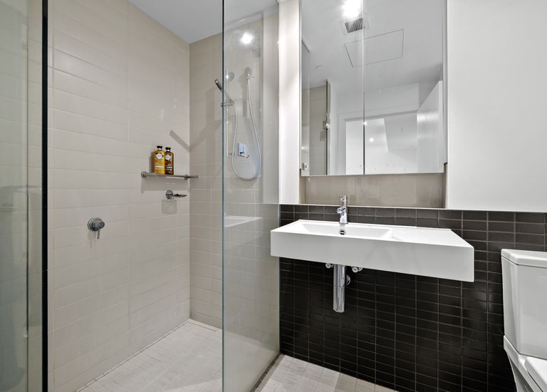 3B / 9 Waterside Place, Docklands