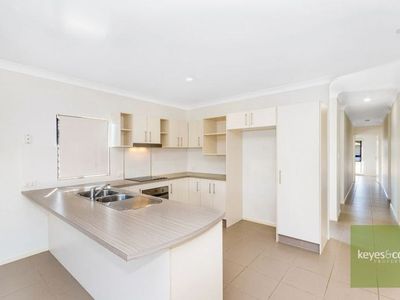 6 Garrison Court, Mount Louisa