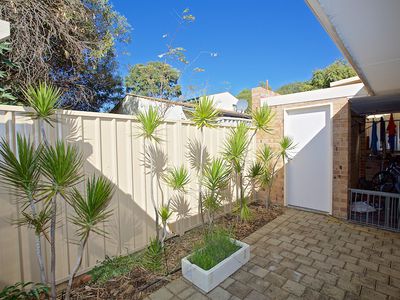 3/19 Drabble, Scarborough