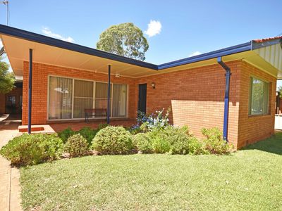 8 Roycox Crescent, Dubbo