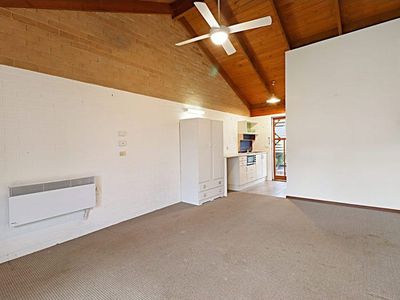 8 / 19 Lake Avenue, Ocean Grove