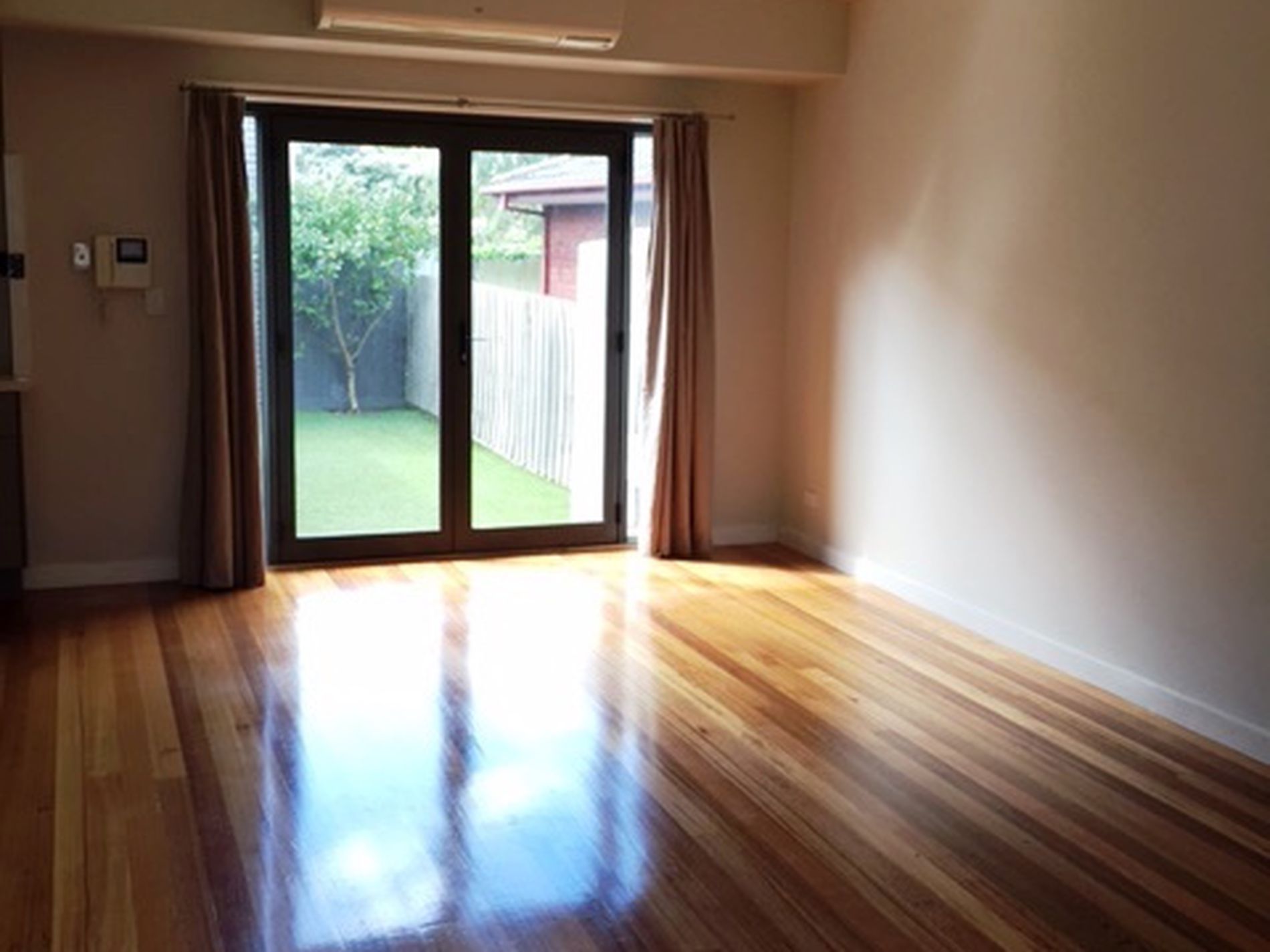 1 / 86 South Road, Braybrook