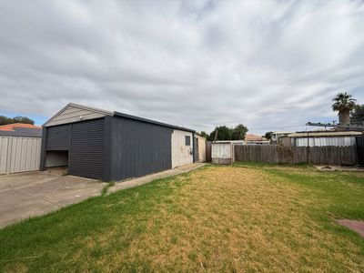 1 Greenshank Court, Werribee