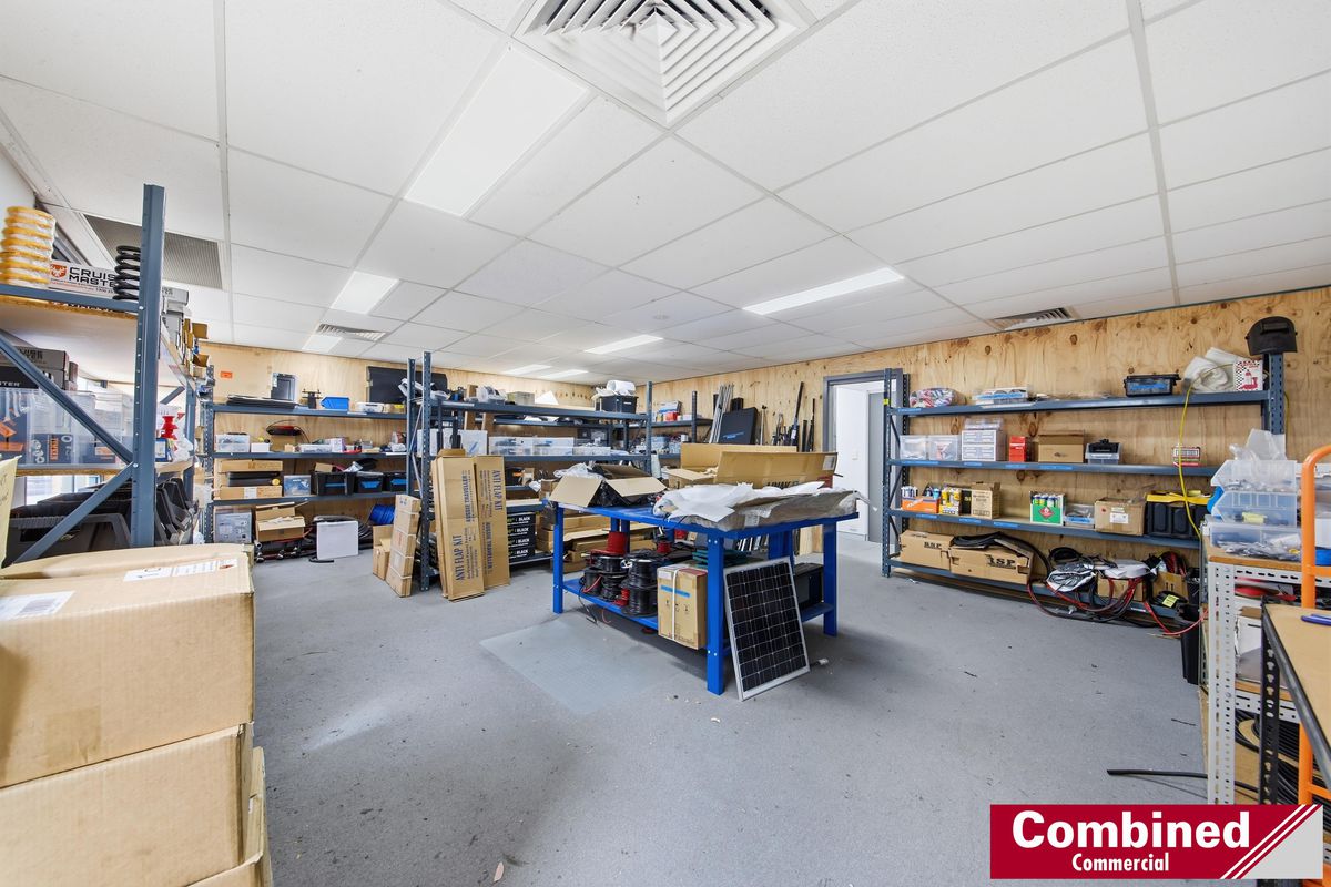 1 & 2 / 2 Samantha Place, Smeaton Grange