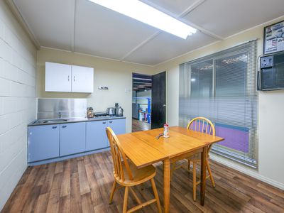 7 / 11 McDougall Road, Sunbury