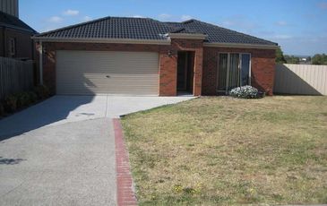15 Cuneen Crescent, Berwick