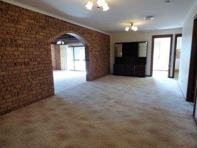 33 School Street, Griffith