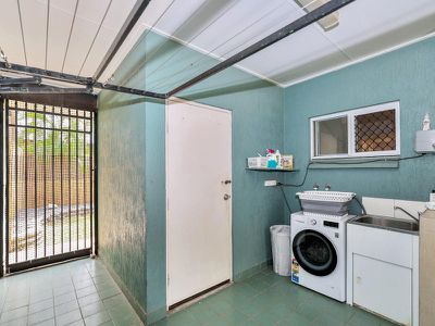 2 / 3 Priore Court, Moulden