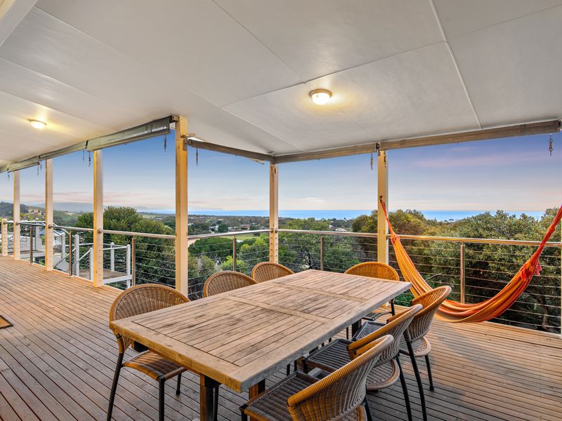 17 Stacey Drive, Carrickalinga