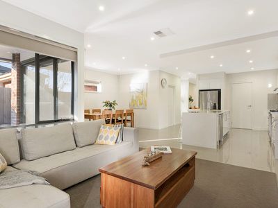 12 Hayes Parade, Pascoe Vale