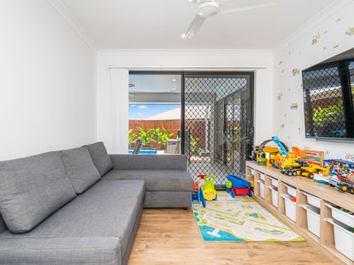 22 Coolamon Court , Urraween