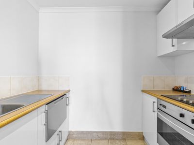 1002 / 12 Victoria Avenue, Perth