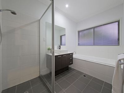 27 Esk Crescent, Wakerley