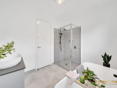 4 Chutney Street, Manor Lakes