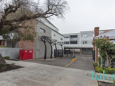 2 / 32 Cowle Street, West Perth