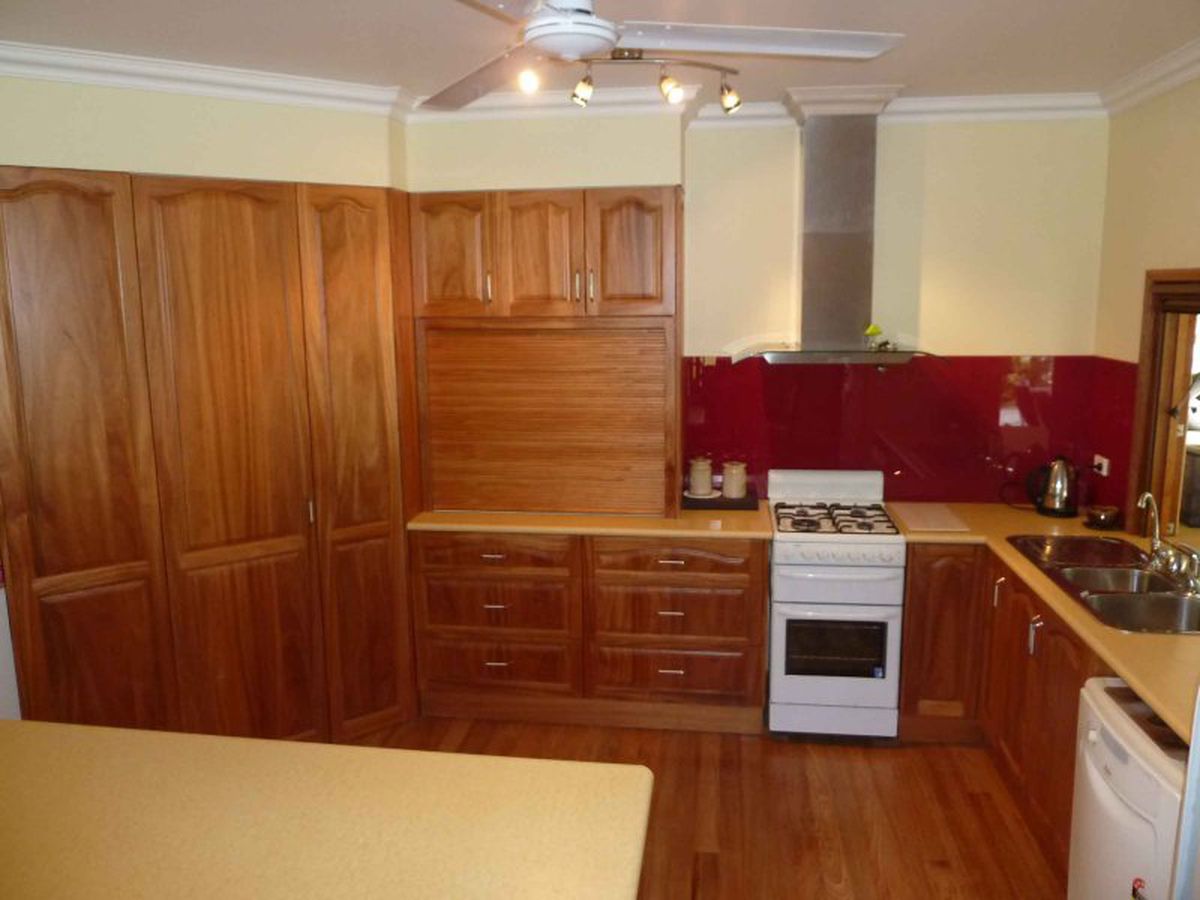201 Deep Creek Road, Atherton