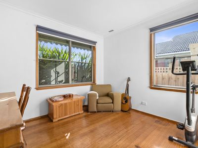 33 Mercury Crescent, Newcomb