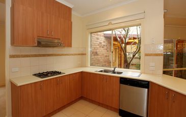 16 Evergold Close, Narre Warren South