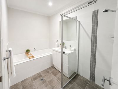 33a & 33b Lancing Avenue, Sussex Inlet