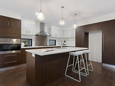 6 Lachlan Drive, Wakerley