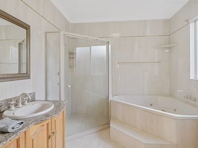 18 The Esplanade, North Arm Cove
