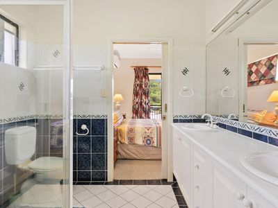 22 Pheasant Street, Bayview Heights