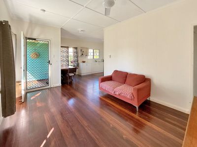 7 ROSE STREET, Atherton