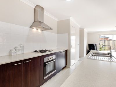 32 Kingsford Drive, Point Cook