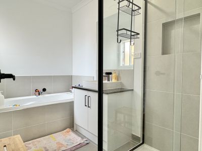 4 Yard Street, Mambourin
