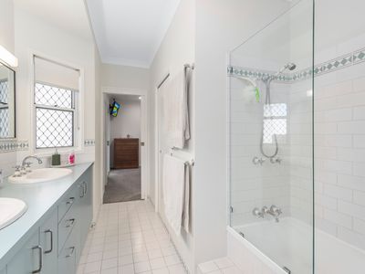 37 Jonquil Crescent, Annandale