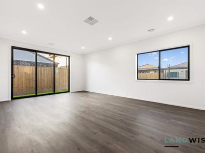 6 Zohan Street, Deanside