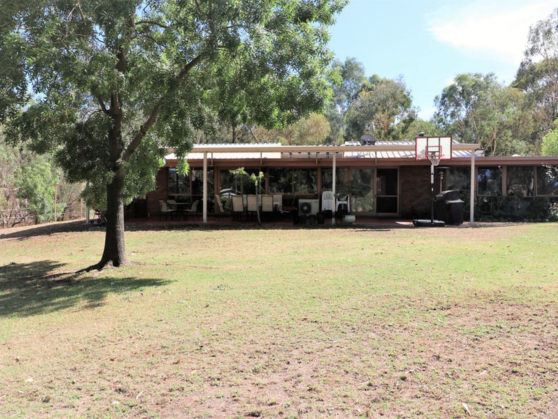 600 Telegraph Rd, Seymour