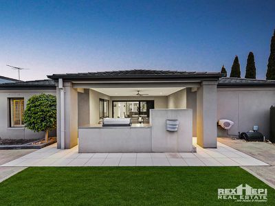 8 Baddeley Circuit, Cranbourne North