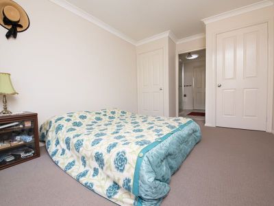 8 / 5 John Brass Place, Dubbo