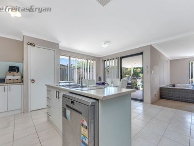 14 La Manche Ave, Port Kennedy