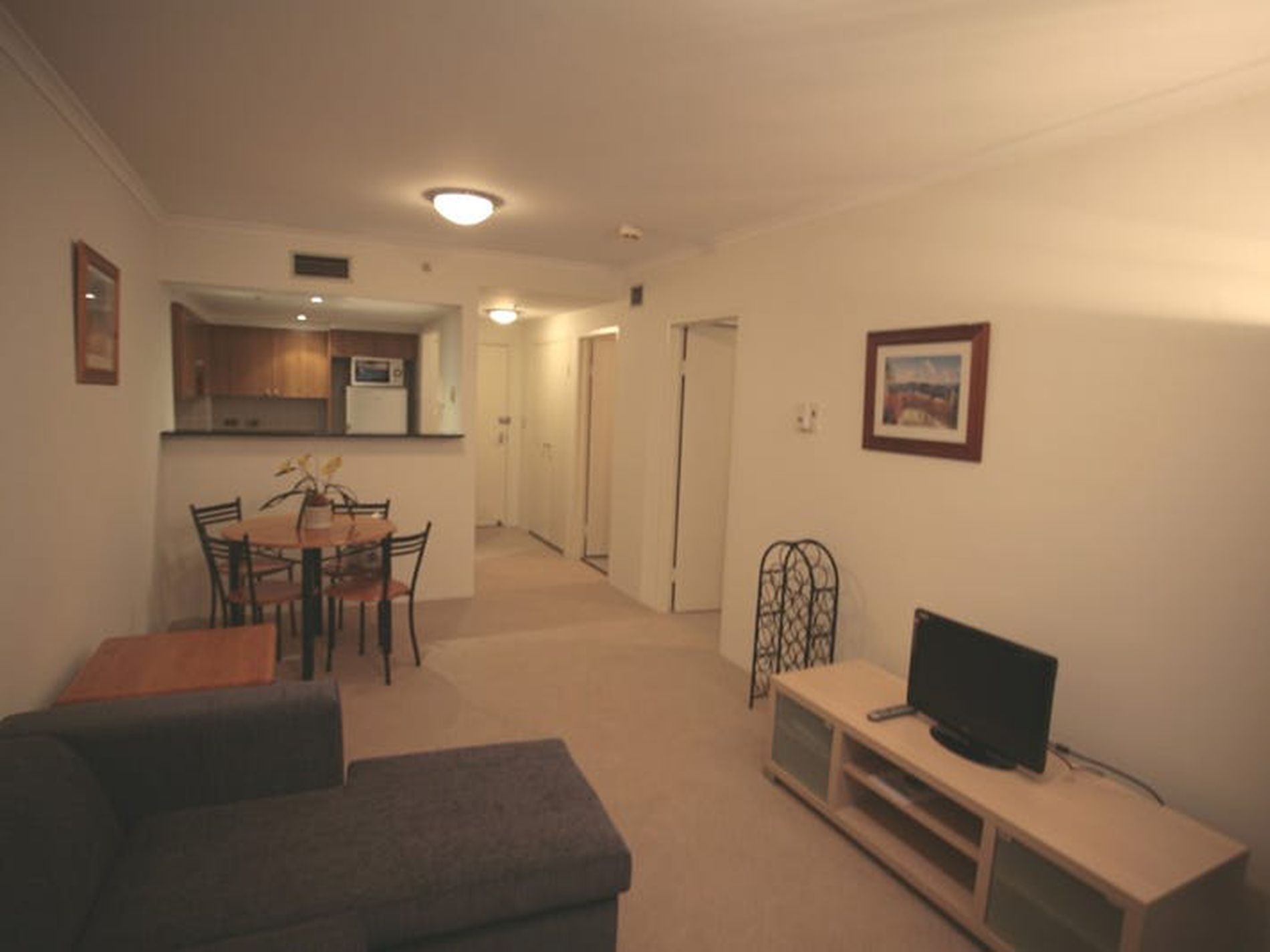 802 / 1 Hosking Place, Sydney