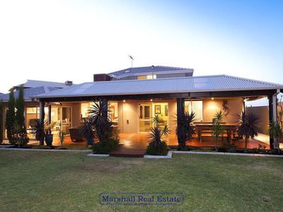 4 Latifa Close, Ocean Reef
