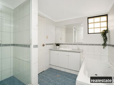 4 / 30 Bronte Street, East Perth