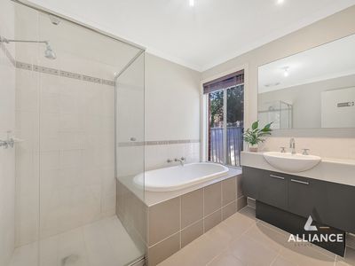 11 Mittagong Rise, Craigieburn