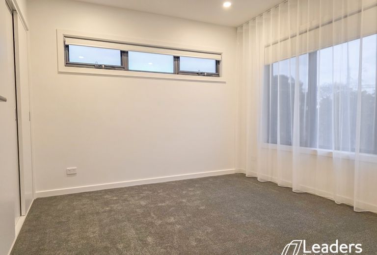 1 / 5 BRUCE STREET, Mount Waverley