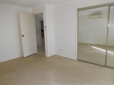 4 Trebbiano Place, Eschol Park