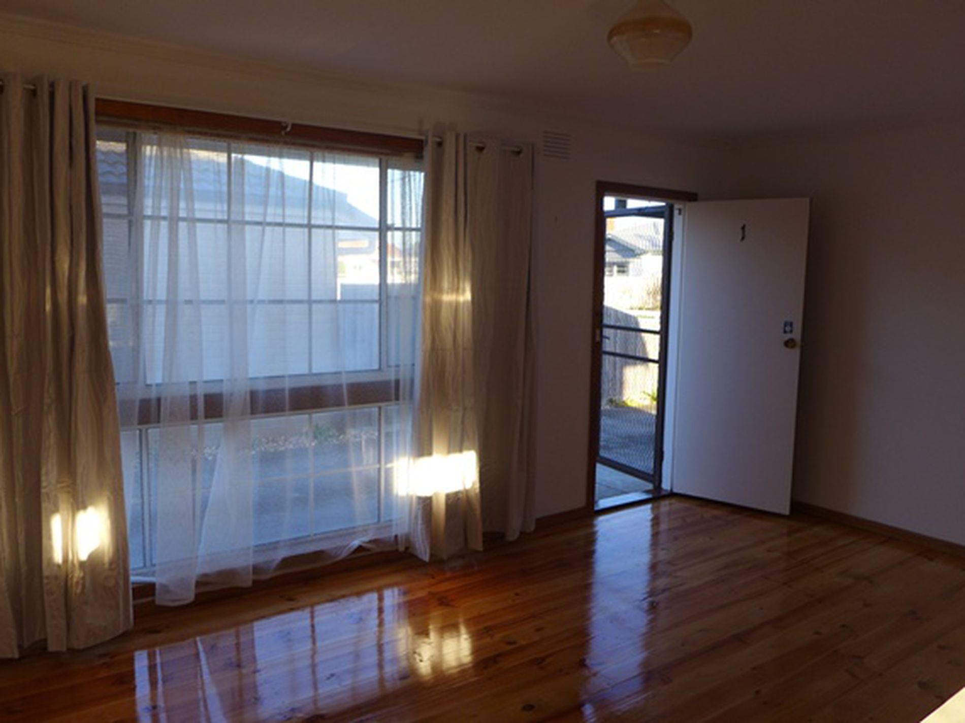 1 / 112 Isabella Street, Geelong West