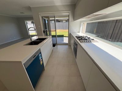 11 Burgmann Street, Oran Park