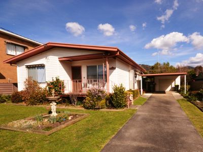 30 Freeburgh Avenue , Mount Beauty