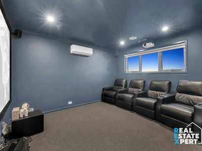 40 Riverside Drive, Cranbourne West