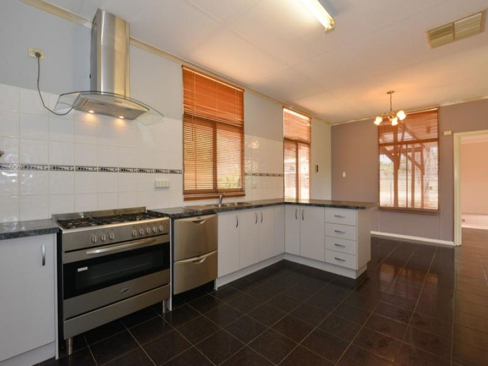 87 Killarney Street, Lamington