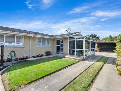 2 / 92a Saint Martins Road, Saint Martins