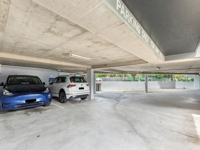 1 / 426 Logan Road, Stones Corner