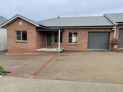 2 / 73 Denne Street, Tamworth